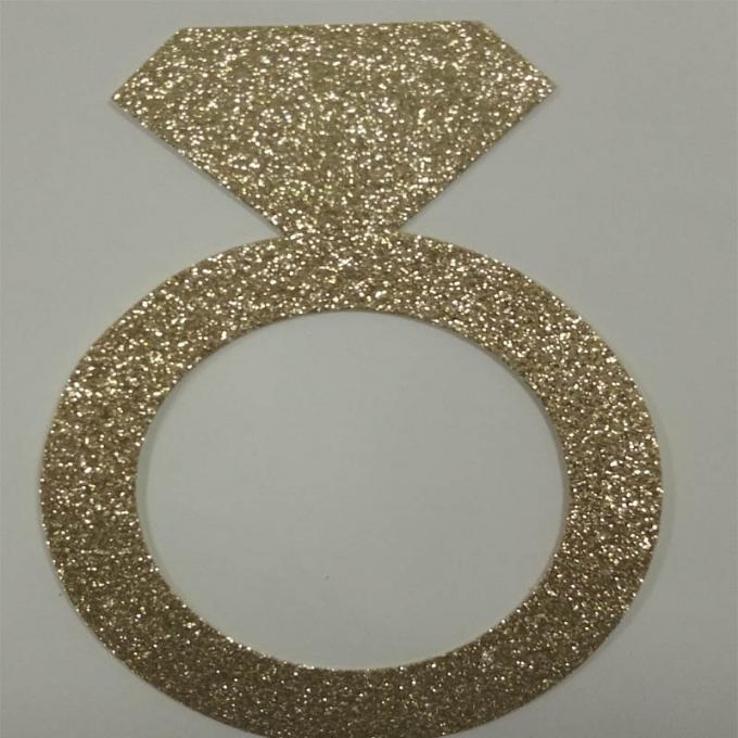 Бумага яркого блеска кольца Папербоард яркого блеска помечает буквами золото для того чтобы покрасить для оформления именниного пирога