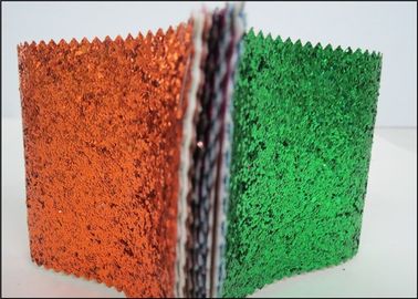 Китай Синтетическая кожаная Мултиколор ткань яркого блеска ПУ для ботинок и сумок обоев поставщик