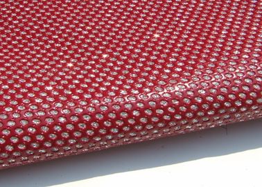 Китай Яркая красная пефорированная ткань Алькантара, ткань полиэстера зеркала ПУ пефорированная кожей поставщик